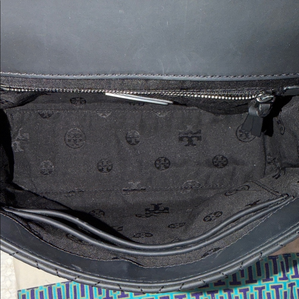 Tory Burch Black Leather Fleming Convertible Chain Crossbody Bag - Picture 7 of 10